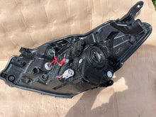 Load image into Gallery viewer, Frontscheinwerfer Toyota Yaris Rechts Scheinwerfer Headlight