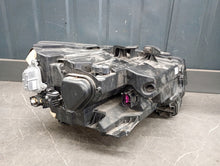 Laden Sie das Bild in den Galerie-Viewer, Frontscheinwerfer Audi Q2 81A941011 Full LED Links Scheinwerfer Headlight