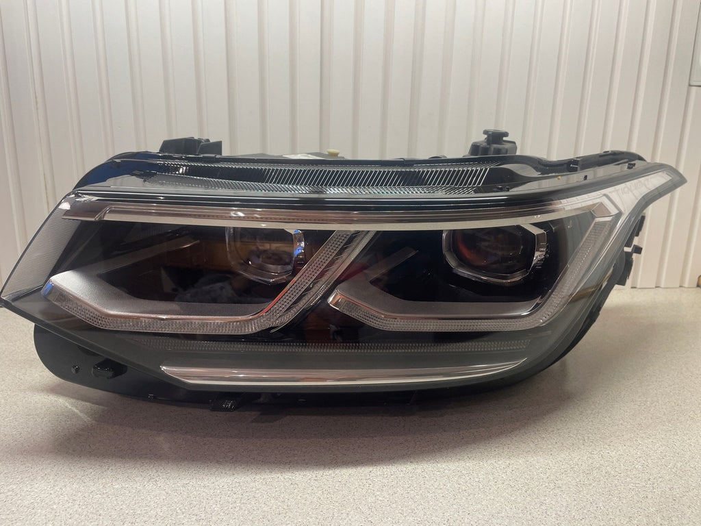 Frontscheinwerfer VW Tiguan Ad1 5NB941081C 5NB941113C Full LED Links Headlight