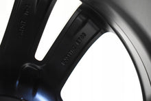 Load image into Gallery viewer, 4x Alufelge 17 Zoll 8.0" 5x112 48ET Glanz Schwarz A2124015602 Mercedes-Benz FEL2479464693mq