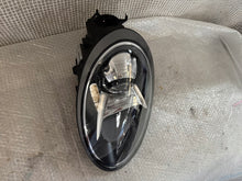 Laden Sie das Bild in den Galerie-Viewer, Frontscheinwerfer Porsche Carrera 99163113105 Xenon Links Scheinwerfer Headlight SCH2039882293sw
