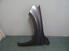 Laden Sie das Bild in den Galerie-Viewer, Kotflügel Mercedes-Benz X156 AEF319 Vorne Links