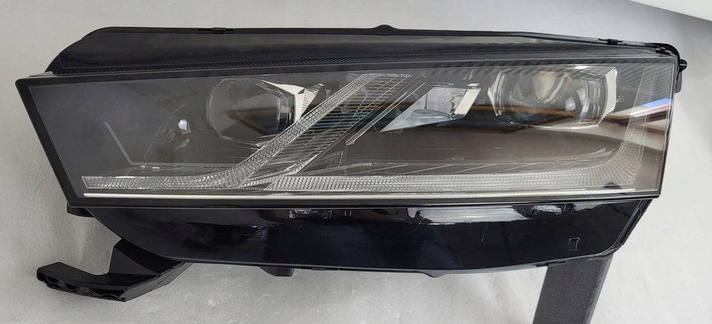 Frontscheinwerfer Skoda Octavia IV 5E4941015B Links Scheinwerfer Headlight SCH4523123017px