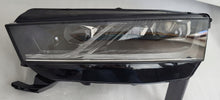 Laden Sie das Bild in den Galerie-Viewer, Frontscheinwerfer Skoda Octavia IV 5E4941015B Links Scheinwerfer Headlight SCH4523123017px