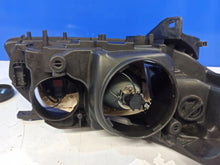 Laden Sie das Bild in den Galerie-Viewer, Frontscheinwerfer Saab 9-3 12770137 12842041 Links Scheinwerfer Headlight