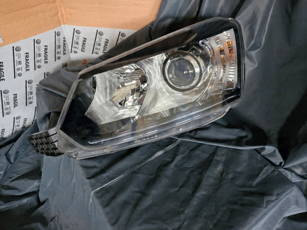 Frontscheinwerfer Skoda Yeti 5L1941015C Xenon Links Scheinwerfer Headlight