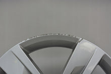 Load image into Gallery viewer, 1x Alufelge 17 Zoll 7.0&quot; 5x112 49ET Glanz Silber 5F0601025 Seat Rim Wheel