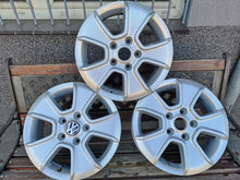 Load image into Gallery viewer, 1x Alufelge 16 Zoll 6.5" 5x120 62ET Glanz Silber 2H0071496 VW Amarok Rim Wheel FEL8321838793ji