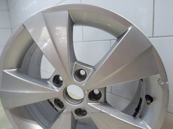 1x Alufelge 16 Zoll 6.5" 5x112 46ET Glanz Silber 5E0601025BE Skoda Octavia FEL5139786164up