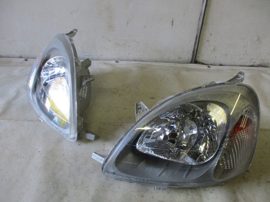 Frontscheinwerfer Toyota Yaris Rechts Scheinwerfer Headlight SCH8921474711fl