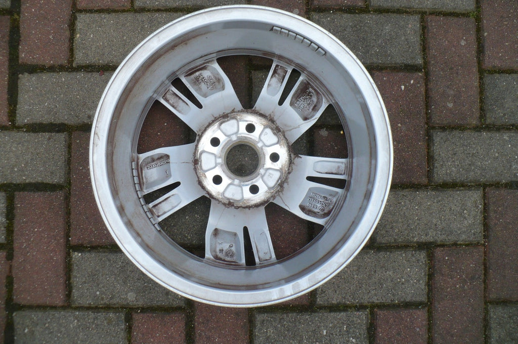 1x Alufelge 15 Zoll 5.5" 5x100 40ET Glanz Silber 2G0601025N VW Polo Rim Wheel