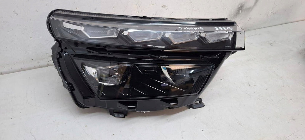 Frontscheinwerfer Skoda Kamiq 0021377709 658941015B Rechts Headlight SCH9251843286ai