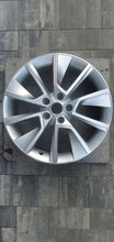 Load image into Gallery viewer, 1x Alufelge 18 Zoll 7.0" 5x112 45ET Glanz Silber 57A601025D Skoda Karoq FEL9823715176kd