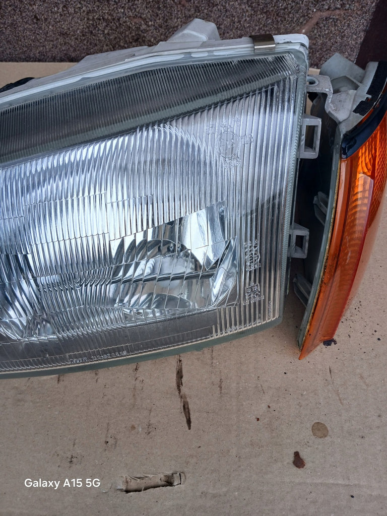 Frontscheinwerfer Mitsubishi Delica Space Gear Ein Satz Scheinwerfer Headlight