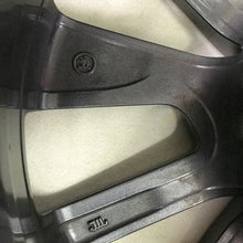 Laden Sie das Bild in den Galerie-Viewer, 1x Alufelge 17 Zoll 7.0&quot; 5x100 46ET 5JJ601025G Skoda Rim Wheel