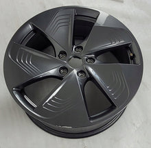 Load image into Gallery viewer, 1x Alufelge 18 Zoll 7.5&quot; 5x112 50ET 10E601025N Cupra Born Rim Wheel