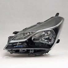 Load image into Gallery viewer, Frontscheinwerfer Toyota Yaris Links Scheinwerfer Headlight