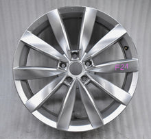 Laden Sie das Bild in den Galerie-Viewer, 1x Alufelge 18 Zoll 8.0" 5x112 40ET Glanz Silber 3G8601025C VW Arteon Rim Wheel FEL2443596029yq
