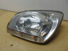 Laden Sie das Bild in den Galerie-Viewer, Frontscheinwerfer Kia Sportage II Links Scheinwerfer Headlight SCH6778364768no