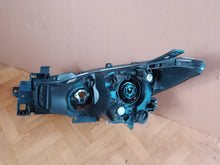 Laden Sie das Bild in den Galerie-Viewer, Frontscheinwerfer Mazda 3 Bn Rechts Scheinwerfer Headlight