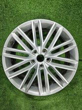 Laden Sie das Bild in den Galerie-Viewer, 1x Alufelge 18 Zoll 7.0" 5x112 575601025D Seat Ateca Rim Wheel FEL7827590811ve