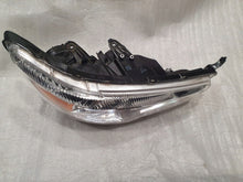 Laden Sie das Bild in den Galerie-Viewer, Frontscheinwerfer Mitsubishi Colt Xenon Ein Stück (Rechts oder Links) Headlight