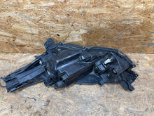 Load image into Gallery viewer, Frontscheinwerfer Toyota 4 Yaris S2508P011-M Rechts Scheinwerfer Headlight