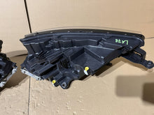 Laden Sie das Bild in den Galerie-Viewer, Frontscheinwerfer Skoda Kamiq 658941015 658941016 LED Ein Satz Headlight SCH2505713017wk