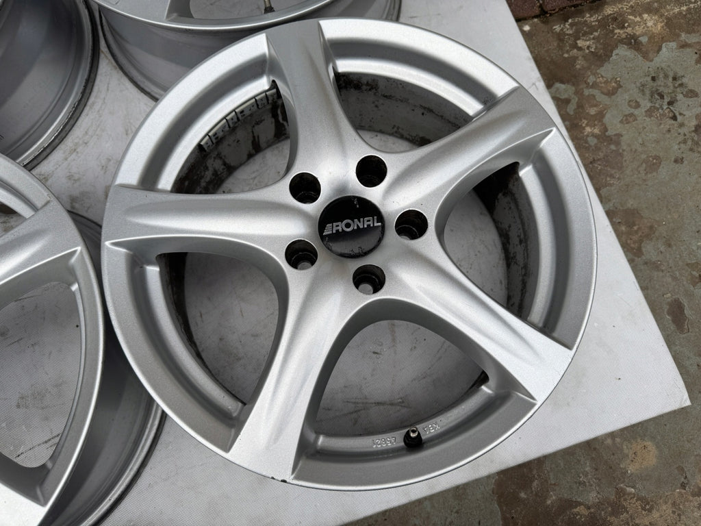 4x Alufelge 17 Zoll 7.0" 5x114.3 49ET Glanz Silber 42R7705 Hyundai I Rim Wheel FEL4031769148pm