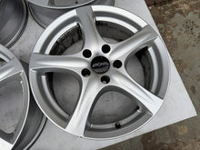Load image into Gallery viewer, 4x Alufelge 17 Zoll 7.0" 5x114.3 49ET Glanz Silber 42R7705 Hyundai I Rim Wheel FEL4031769148pm