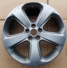 Laden Sie das Bild in den Galerie-Viewer, 1x Alufelge 18 Zoll 7.0" 5x105 38ET Glanz Graphit 95181596 Opel Astra Mokka FEL3729468449dc
