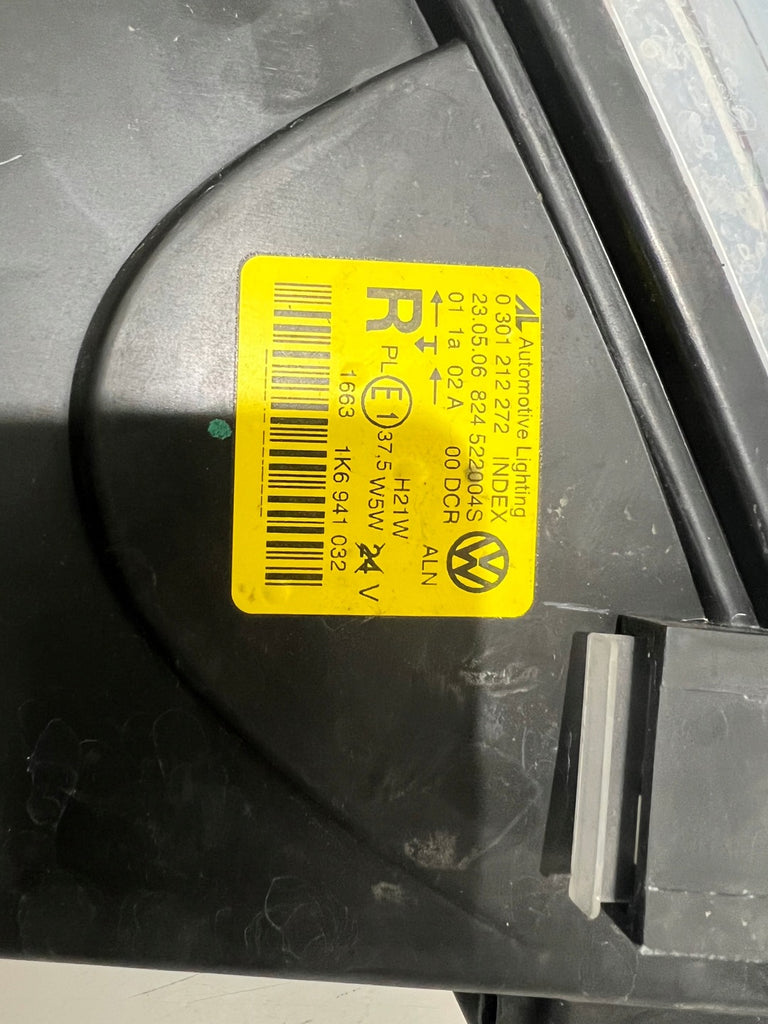 Frontscheinwerfer VW Golf V I Jetta 1K6941032 0301212272 Xenon Rechts Headlight SCH5103075218ff