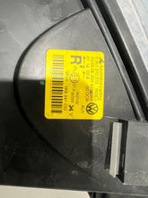 Load image into Gallery viewer, Frontscheinwerfer VW Golf V I Jetta 1K6941032 0301212272 Xenon Rechts Headlight SCH5103075218ff