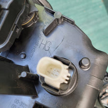 Load image into Gallery viewer, Frontscheinwerfer Toyota Yaris Cross 695060102 Links Scheinwerfer Headlight SCH7255871368qu