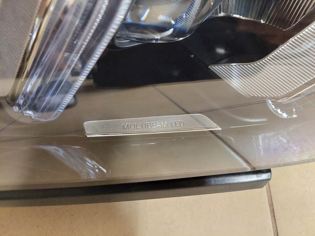 Frontscheinwerfer Mercedes-Benz Gle A1679068607 LED Rechts oder Links