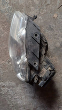 Laden Sie das Bild in den Galerie-Viewer, Frontscheinwerfer VW Passat 3C0941751G Vorderseite Scheinwerfer Headlight