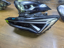 Load image into Gallery viewer, Frontscheinwerfer Seat Leon 5FB941007G Links Scheinwerfer Headlight SCH9722168382id