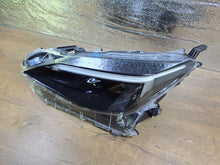 Load image into Gallery viewer, Frontscheinwerfer Toyota Yaris Cross Ein Stück (Rechts oder Links) Headlight SCH2966187576jt