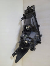 Load image into Gallery viewer, Frontscheinwerfer Mazda 3 Bm BACS-51040 Ein Stück (Rechts oder Links) Headlight