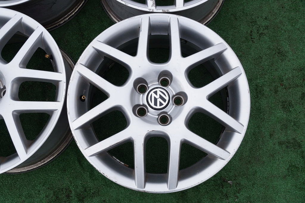 4x Alufelge 16 Zoll 6.5" 5x100 42ET Silber 1J0601025R VW Golf IV Polo Rim Wheel FEL4890916245zg