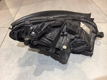 Laden Sie das Bild in den Galerie-Viewer, Frontscheinwerfer Mercedes-Benz X204 W204 C204 A2048204339 Xenon Links Headlight SCH9019187449fw