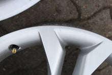 Laden Sie das Bild in den Galerie-Viewer, 4x Alufelge 18 Zoll 8.0" 5x112 31ET Glanz Silber 8T0601025 Audi A5 Rim Wheel FEL6130955899kw