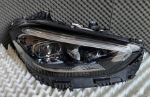 Laden Sie das Bild in den Galerie-Viewer, Frontscheinwerfer Mercedes-Benz W206 A2069063003 LED Rechts Headlight SCH7118709999la