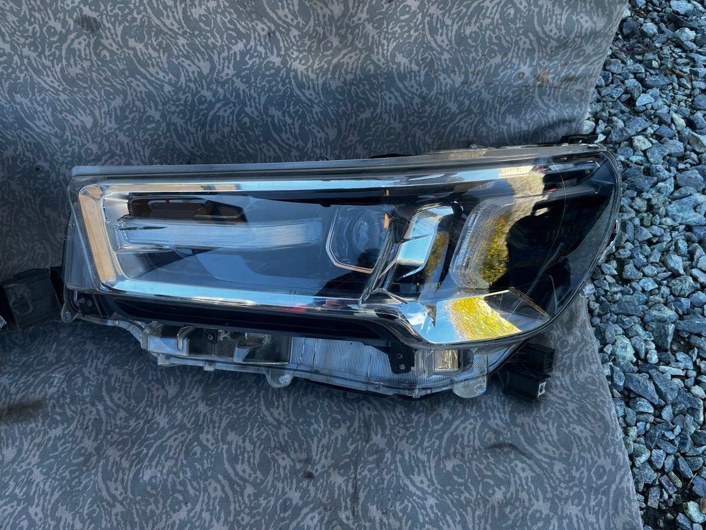 Frontscheinwerfer Toyota Hilux VIII LED Ein Satz Scheinwerfer Headlight SCH4150082358zx