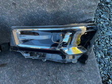 Laden Sie das Bild in den Galerie-Viewer, Frontscheinwerfer Toyota Hilux VIII LED Ein Satz Scheinwerfer Headlight SCH4150082358zx