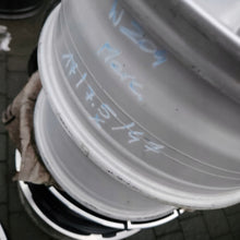 Load image into Gallery viewer, 1x Alufelge 17 Zoll 7.5" 5x112 47ET Glanz Silber A2044015802 Mercedes-Benz W204 FEL6722996066sr