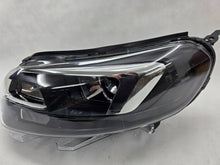 Laden Sie das Bild in den Galerie-Viewer, Frontscheinwerfer Citroën Jumpy Zafira C 00218302-03 Links Headlight SCH2099863698bo
