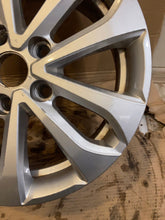 Laden Sie das Bild in den Galerie-Viewer, 1x Alufelge 16 Zoll 6.5&quot; 5x114.3 403005287R Renault Rim Wheel