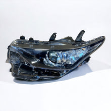 Laden Sie das Bild in den Galerie-Viewer, Frontscheinwerfer Toyota Auris 81150-02K30 8115002K30 LED Links Headlight