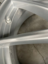 Load image into Gallery viewer, 4x Alufelge 17 Zoll 6.5" 5x112 49ET Glanz Silber A2464010102 Mercedes-Benz Mb FEL3632554702ty